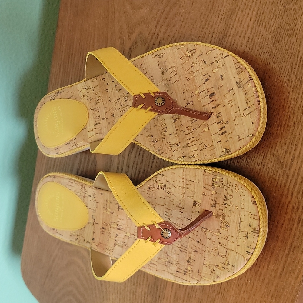 Bass flip flops